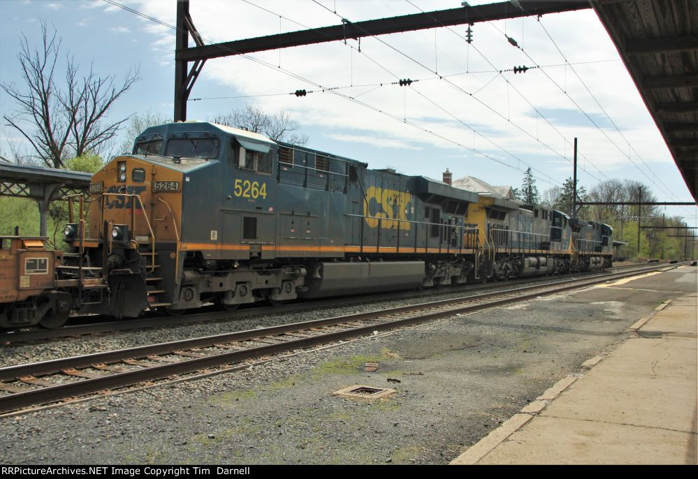 CSX 5264 on I158